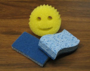 Yellow Scrub Daddy & blue scrub sponge